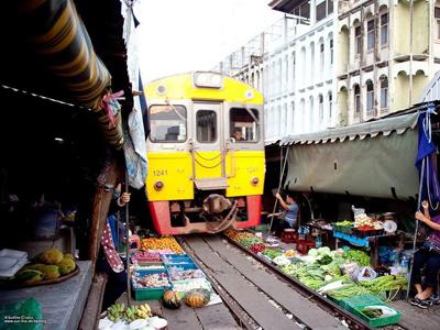 Pasar Maeklong Thailand, Pasar Paling Berbahaya di Dunia